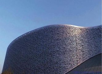 鋁（lǚ）單板廠家之管理（lǐ）：外來的和尚會念經